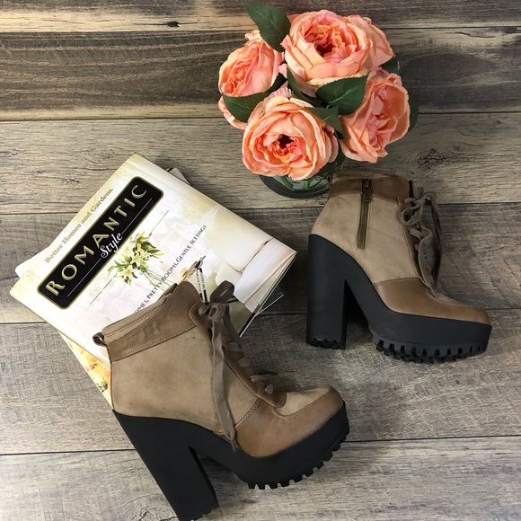 WOMEN LACE UP BOOTIES - Picture 4 of 8